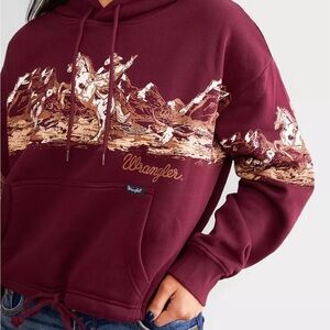 Wrangler mountain and cowboy sweatshirt